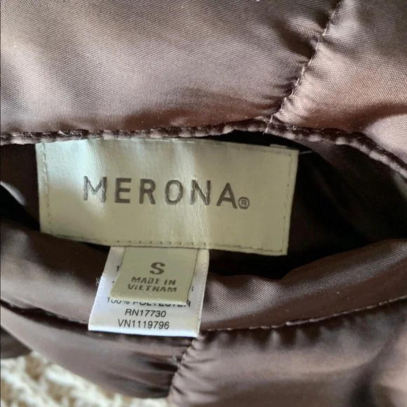 Reversible Puffer Vest chocolate and teal
Plaid. Merona S - Picture 8 of 10